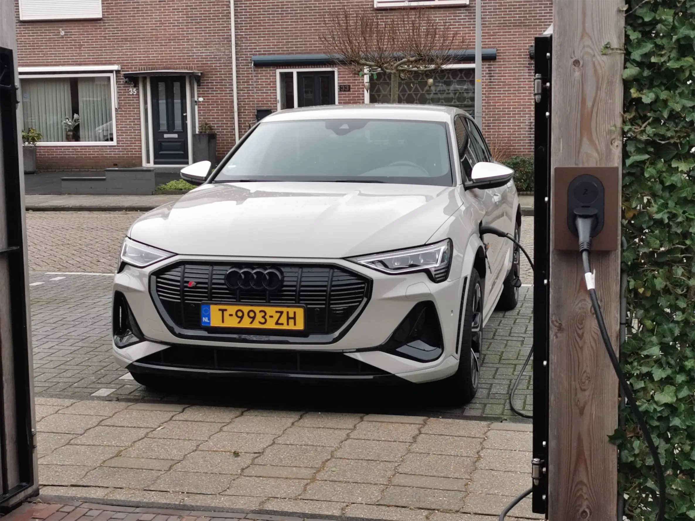 electrische auto laden image home duurzaamautoladen1 optimized